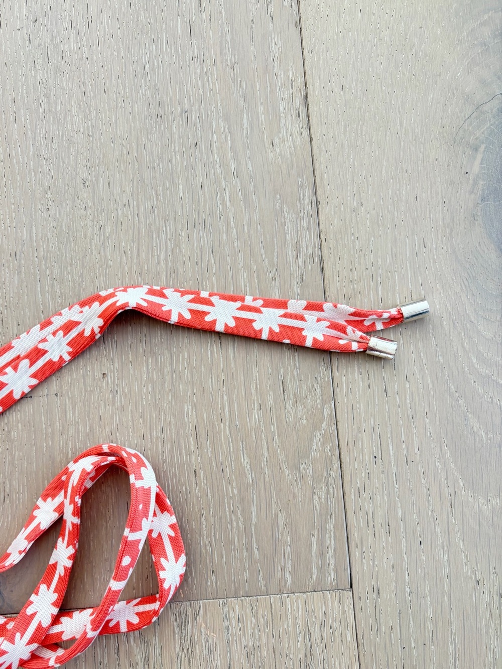 Diane Von Furstenberg Red and White Printed Wrap Dress 100% Silk - Picture 3 of 8